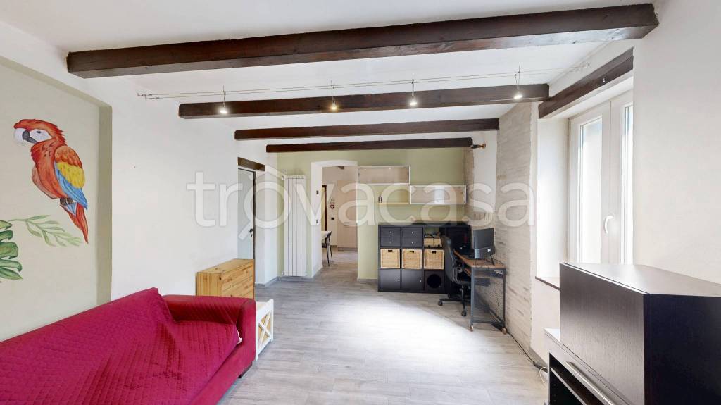 appartamento in vendita a Gazzada Schianno