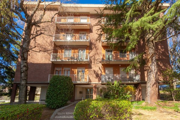 appartamento in vendita a Gazzada Schianno