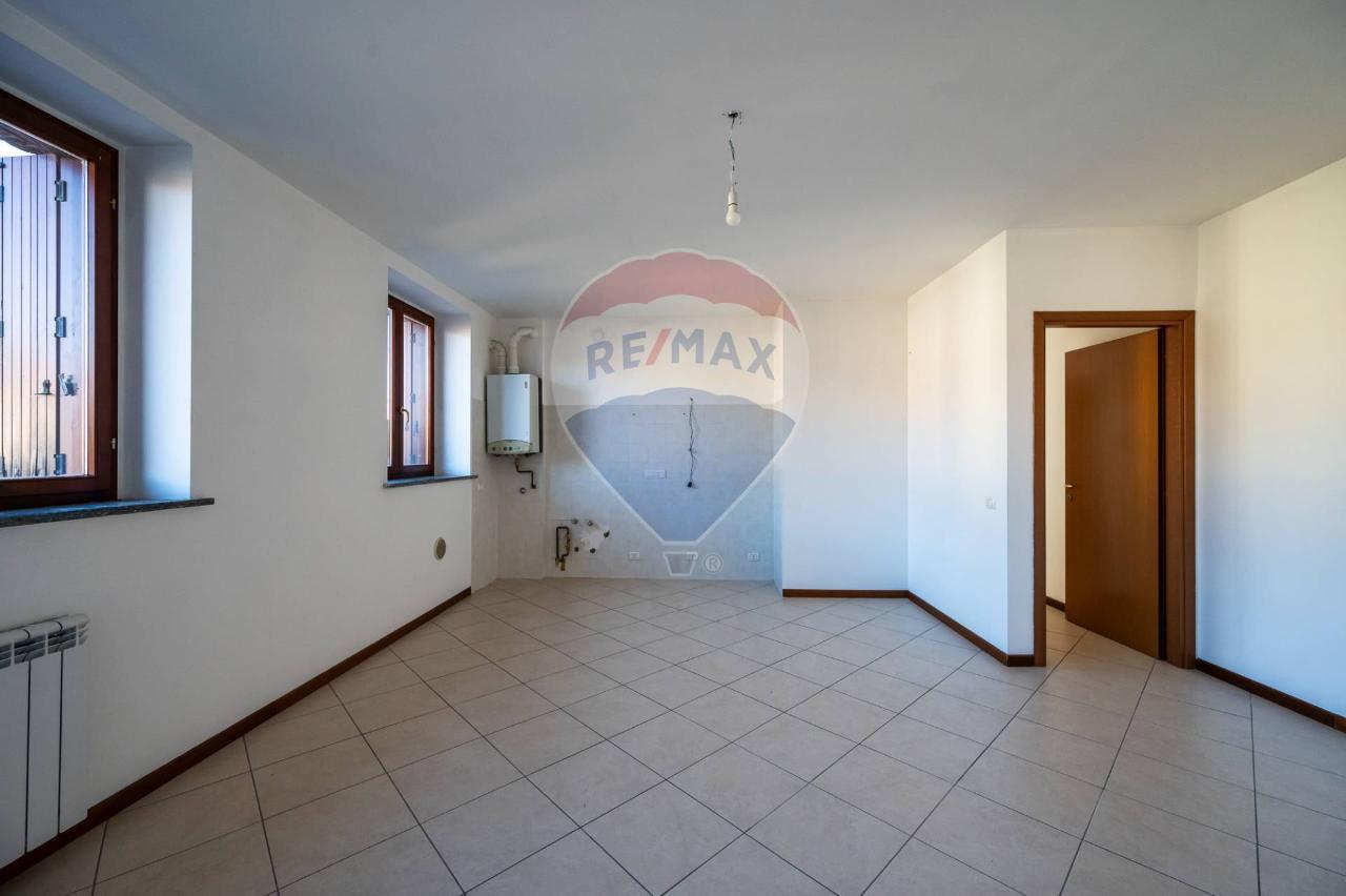 appartamento in vendita a Gazzada Schianno
