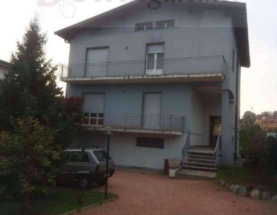 casa indipendente in vendita a Gazzada Schianno