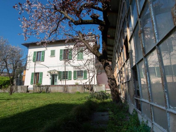 casa indipendente in vendita a Gazzada Schianno