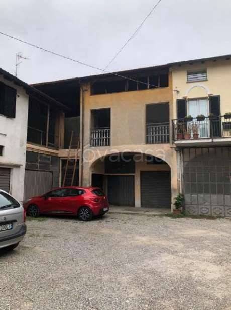 appartamento in vendita a Gazzada Schianno