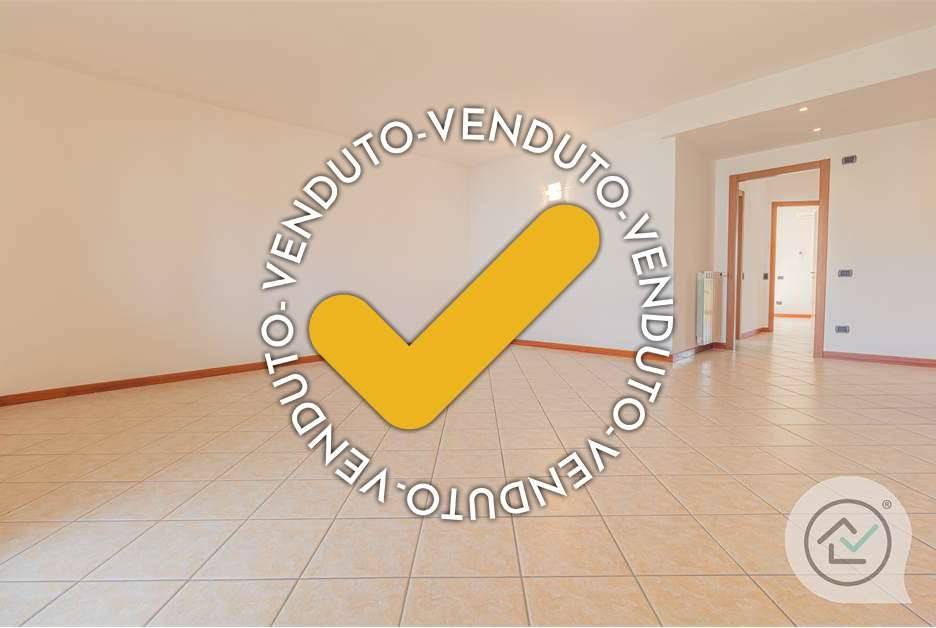 appartamento in vendita a Gazzada Schianno