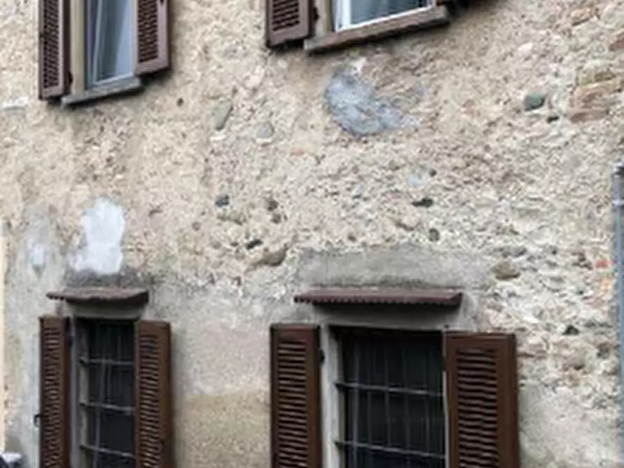 appartamento in vendita a Gazzada Schianno