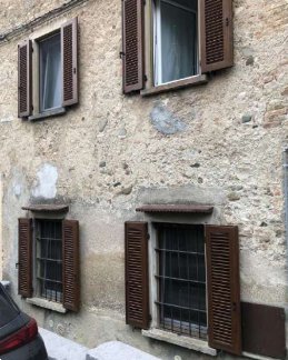appartamento in vendita a Gazzada Schianno