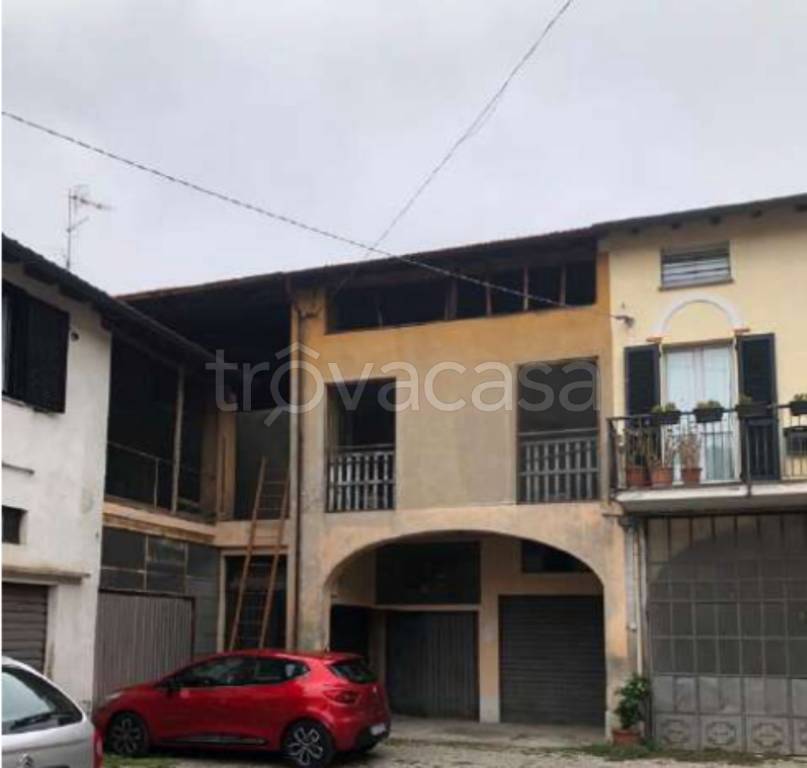 appartamento in vendita a Gazzada Schianno