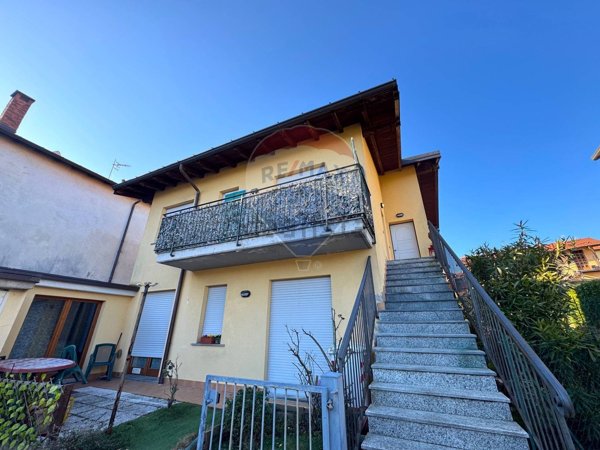appartamento in vendita a Gazzada Schianno