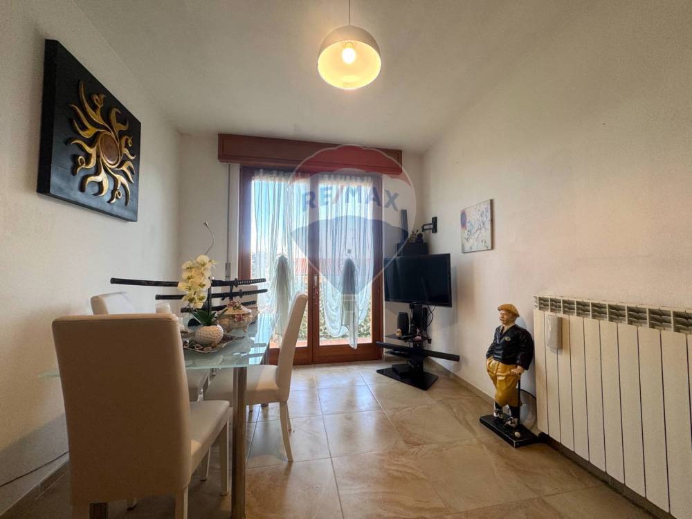 appartamento in vendita a Gazzada Schianno