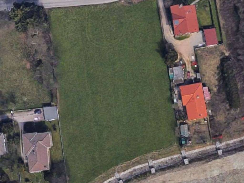 terreno edificabile in vendita a Gazzada Schianno