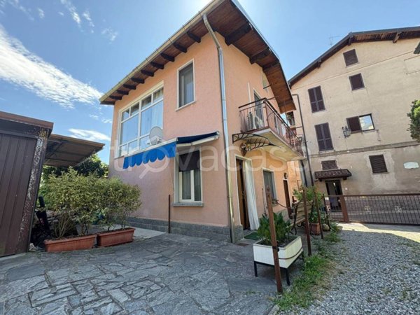 casa indipendente in vendita a Gazzada Schianno