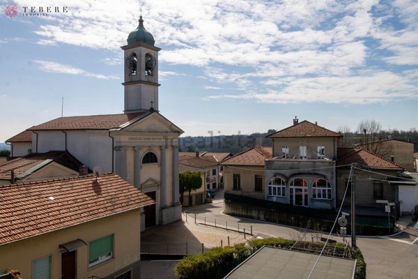 appartamento in vendita a Gazzada Schianno