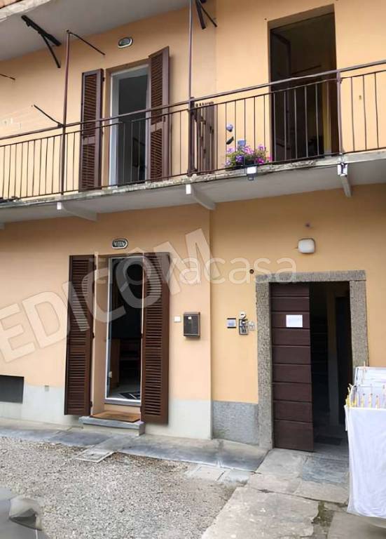 appartamento in vendita a Gazzada Schianno