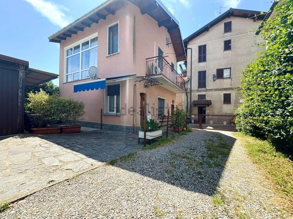 appartamento in vendita a Gazzada Schianno