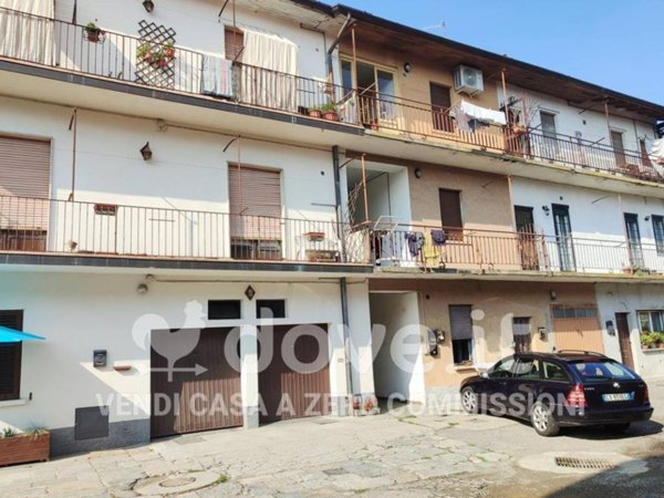 appartamento in vendita a Gazzada Schianno