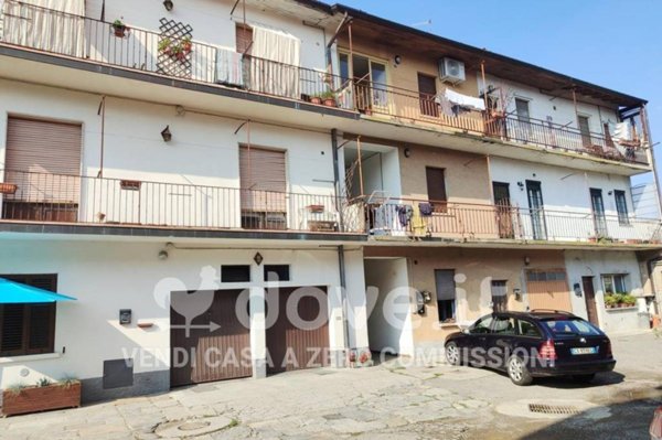 appartamento in vendita a Gazzada Schianno