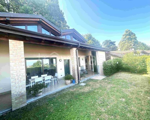 casa indipendente in vendita a Gazzada Schianno