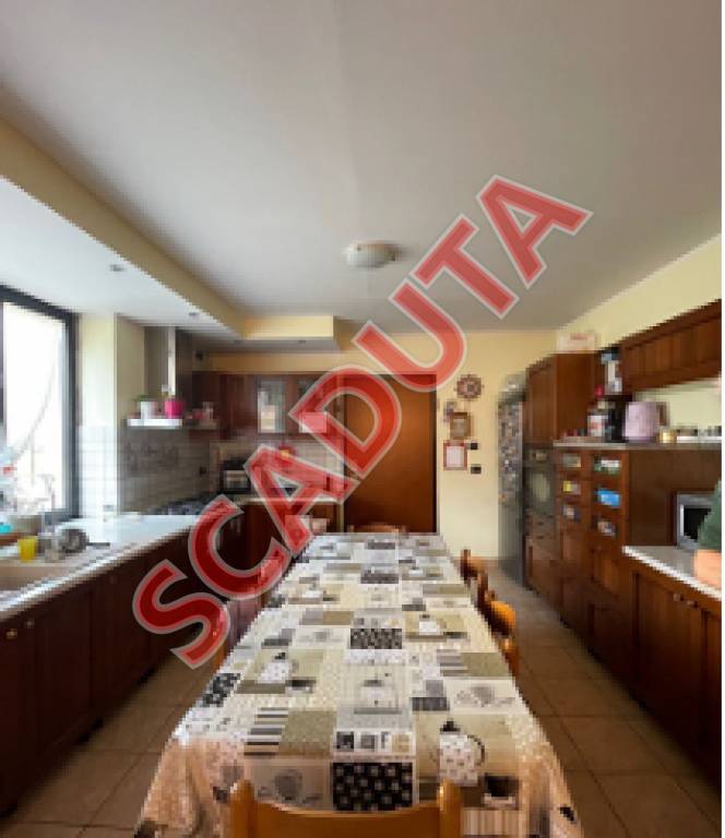 appartamento in vendita a Gazzada Schianno