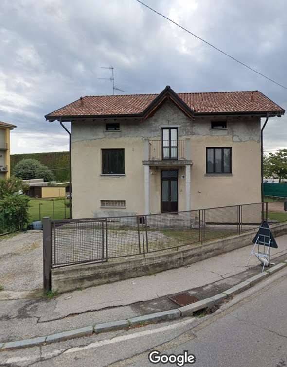 appartamento in vendita a Gazzada Schianno