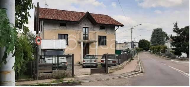 casa indipendente in vendita a Gazzada Schianno