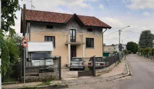 casa indipendente in vendita a Gazzada Schianno