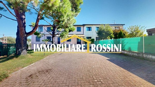 casa indipendente in vendita a Gazzada Schianno