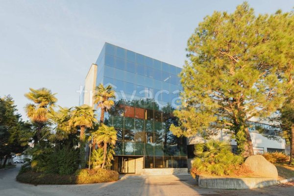 attico in vendita a Gazzada Schianno