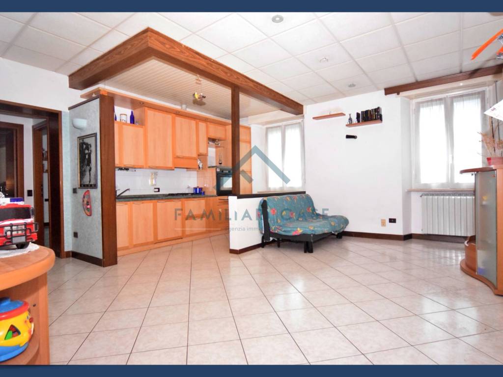 appartamento in vendita a Gazzada Schianno