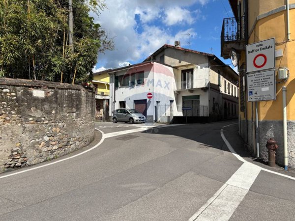 casa indipendente in vendita a Gazzada Schianno