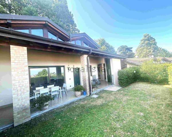 casa indipendente in vendita a Gazzada Schianno