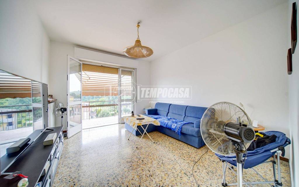 appartamento in vendita a Gazzada Schianno