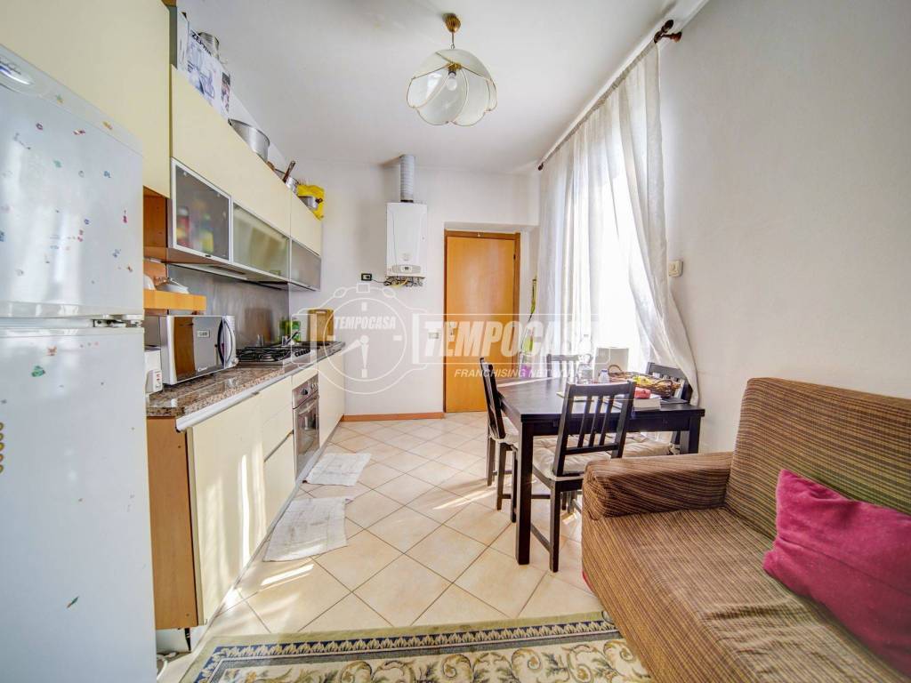 appartamento in vendita a Gazzada Schianno