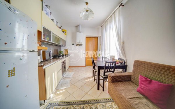 appartamento in vendita a Gazzada Schianno