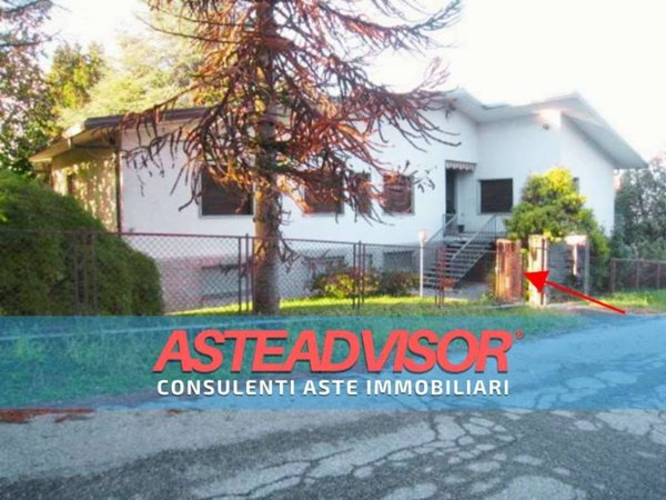 casa indipendente in vendita a Gazzada Schianno