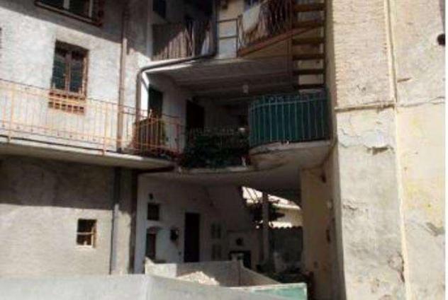 appartamento in vendita a Gazzada Schianno