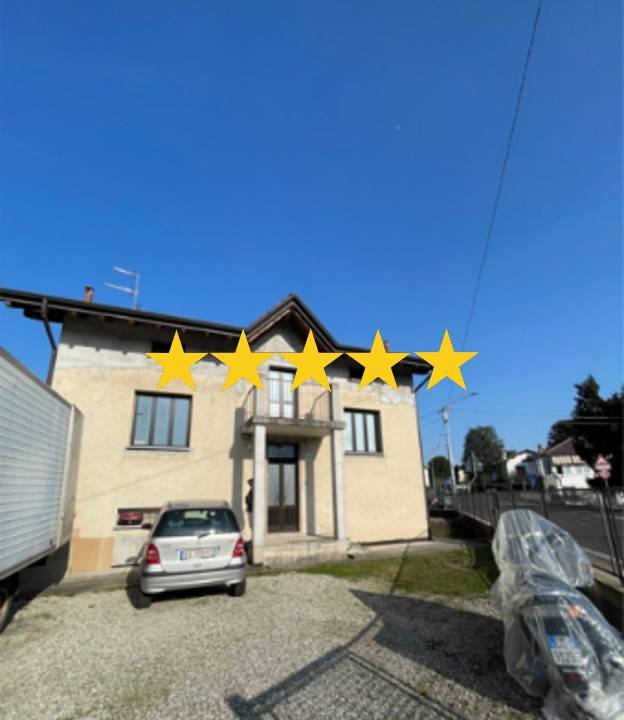 appartamento in vendita a Gazzada Schianno