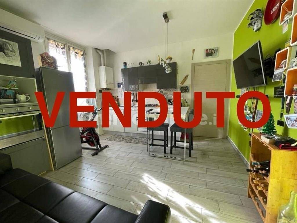 appartamento in vendita a Gazzada Schianno