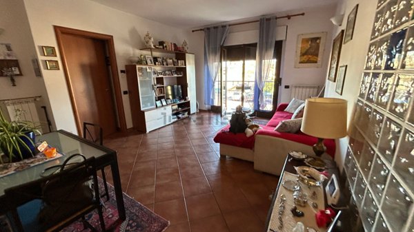 appartamento in vendita a Gazzada Schianno