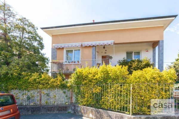 casa indipendente in vendita a Gazzada Schianno