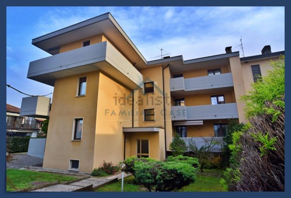 appartamento in vendita a Gazzada Schianno