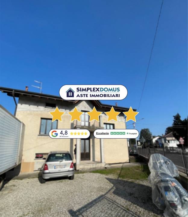 appartamento in vendita a Gazzada Schianno