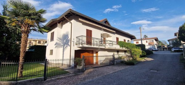 casa indipendente in vendita a Gazzada Schianno