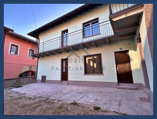 appartamento in vendita a Gazzada Schianno