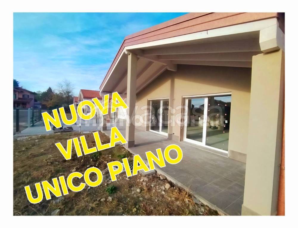 casa indipendente in vendita a Gazzada Schianno