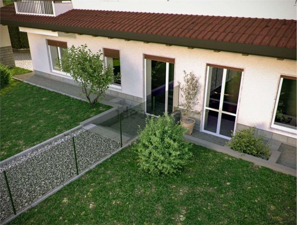 appartamento in vendita a Gazzada Schianno