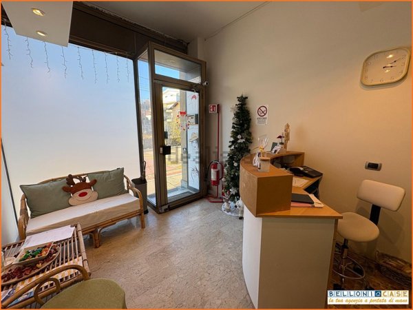 ufficio in vendita a Gazzada Schianno
