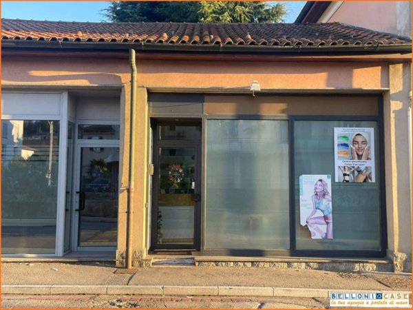 negozio in vendita a Gazzada Schianno