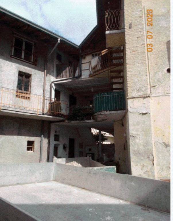 appartamento in vendita a Gazzada Schianno