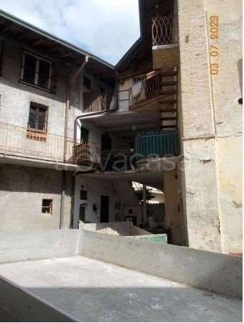 appartamento in vendita a Gazzada Schianno