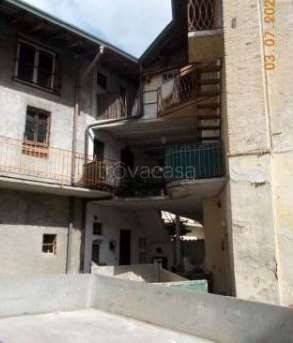 appartamento in vendita a Gazzada Schianno