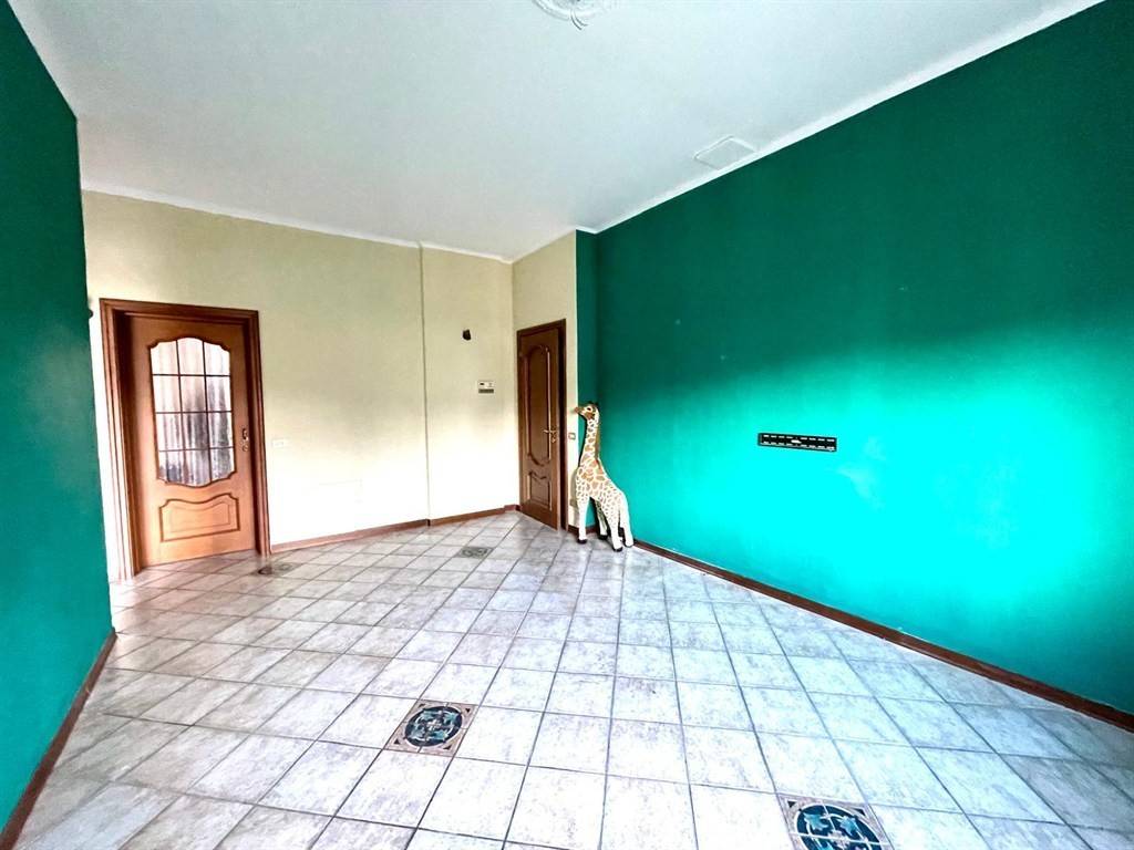 appartamento in vendita a Gazzada Schianno